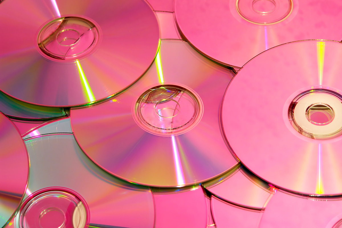 20 Things to do with CDs and DVDs * Moms and Crafters