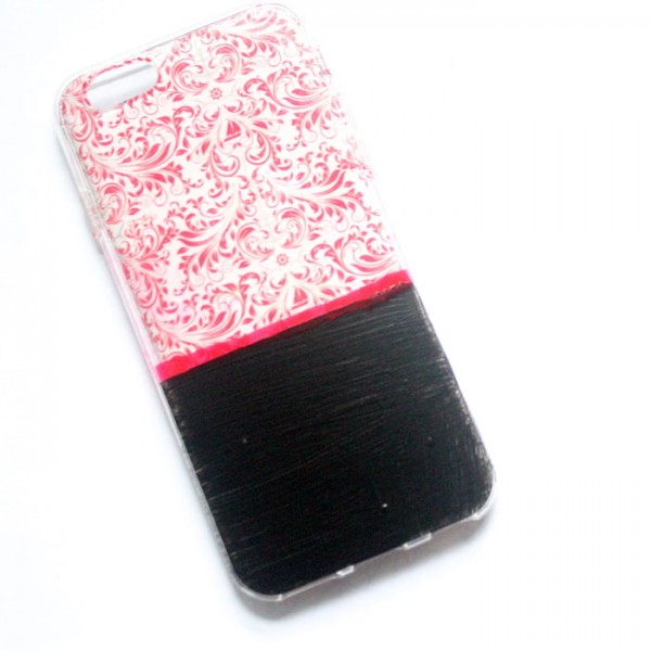 DIY Chalkboard Cell Phone Case * Moms and Crafters