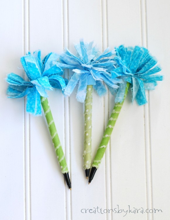 Adult Craft: Make these Flower Pens for Back to School - we know stuff