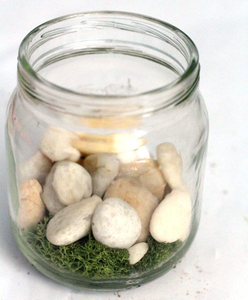 Beach-in-a-jar Seashell Keepsake Craft * Moms and Crafters