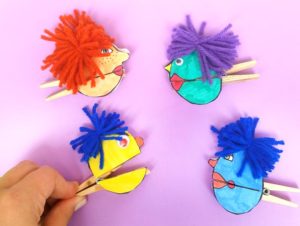 Clothespin Paper Puppets - free printable * Moms and Crafters