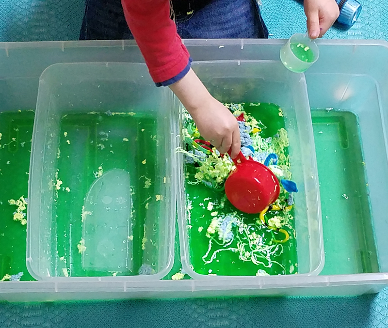 Snake Sensory Bin * Moms and Crafters