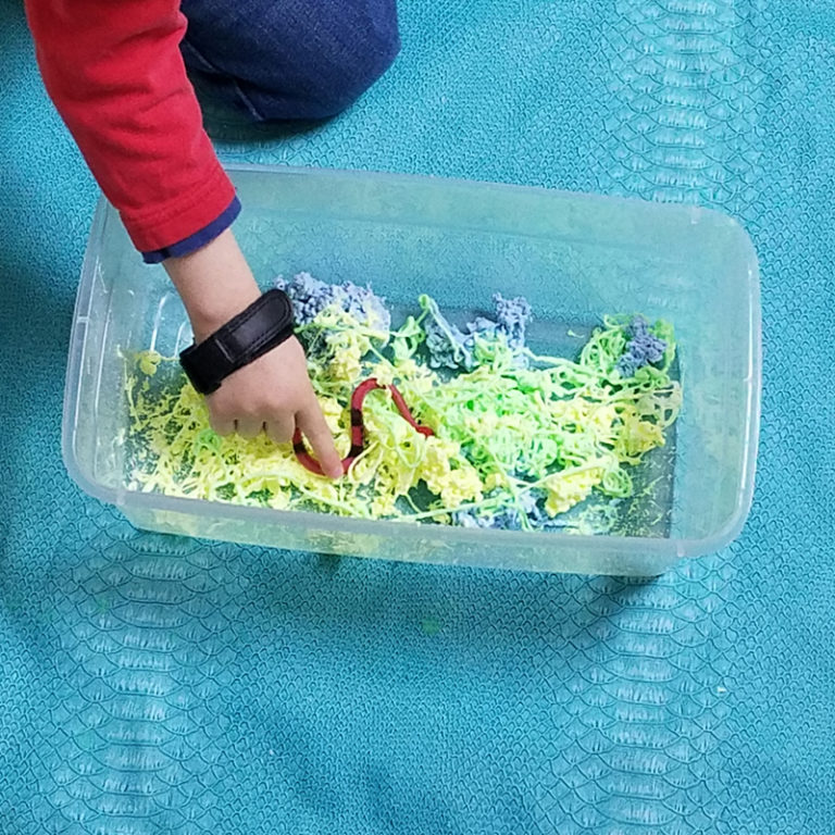 Snake Sensory Bin * Moms and Crafters