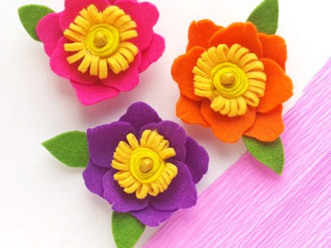 DIY Felt Flowers - Free Printable Template * Moms and Crafters