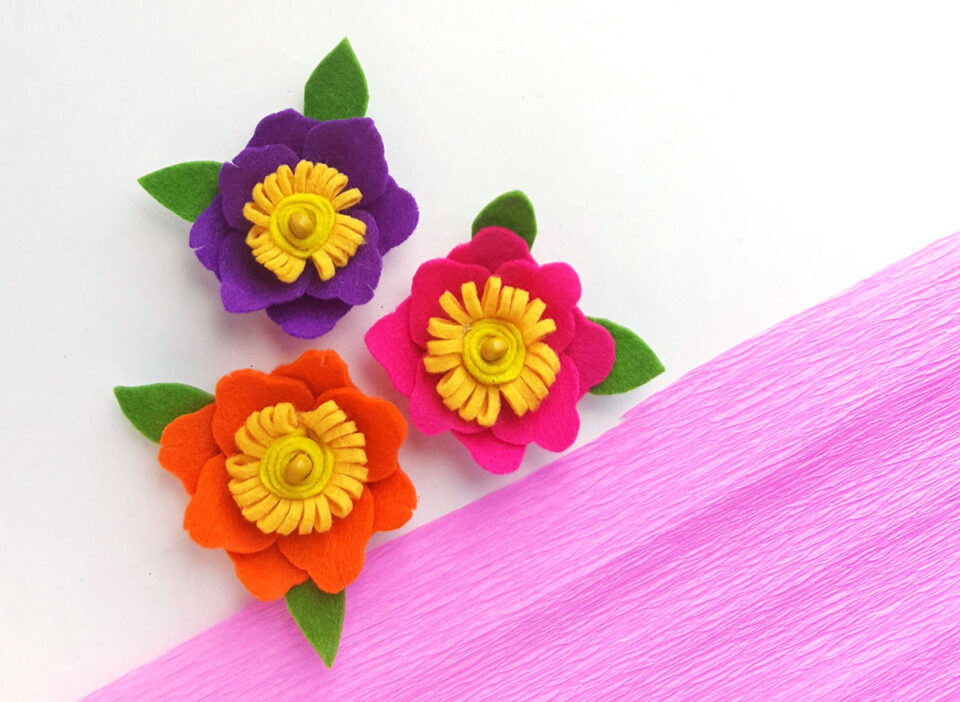 diy-felt-flowers-free-printable-template-moms-and-crafters