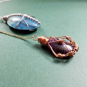 Wire Wrap Stone - How to Wire Wrap Stones Without Holes * Moms and Crafters