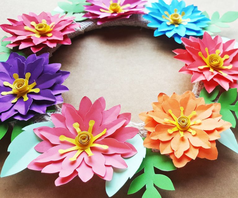 Paper Flower Wreath Tutorial - Free Printable Templates