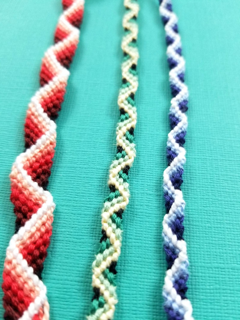 Circle Loom Friendship Bracelet (with Video) ⋆ Sugar, Spice and Glitter