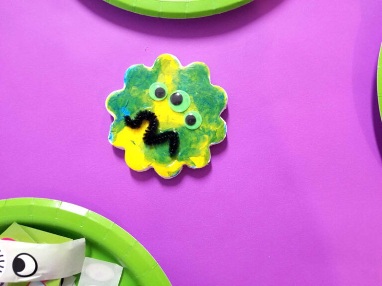 Monster Craft Invitation - Decorate Magnets! * Moms and Crafters