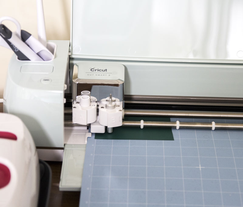 Cricut Explore Air 2 Review and How to Use it * Moms and Crafters