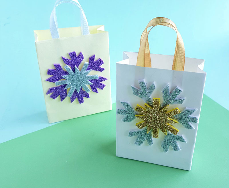 Decorate Your Own Gift Bags! - Pretty Paper Cards