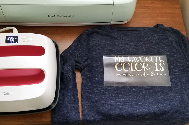 How to Make a Tshirt with Cricut - Foil and Glitter Vinyl