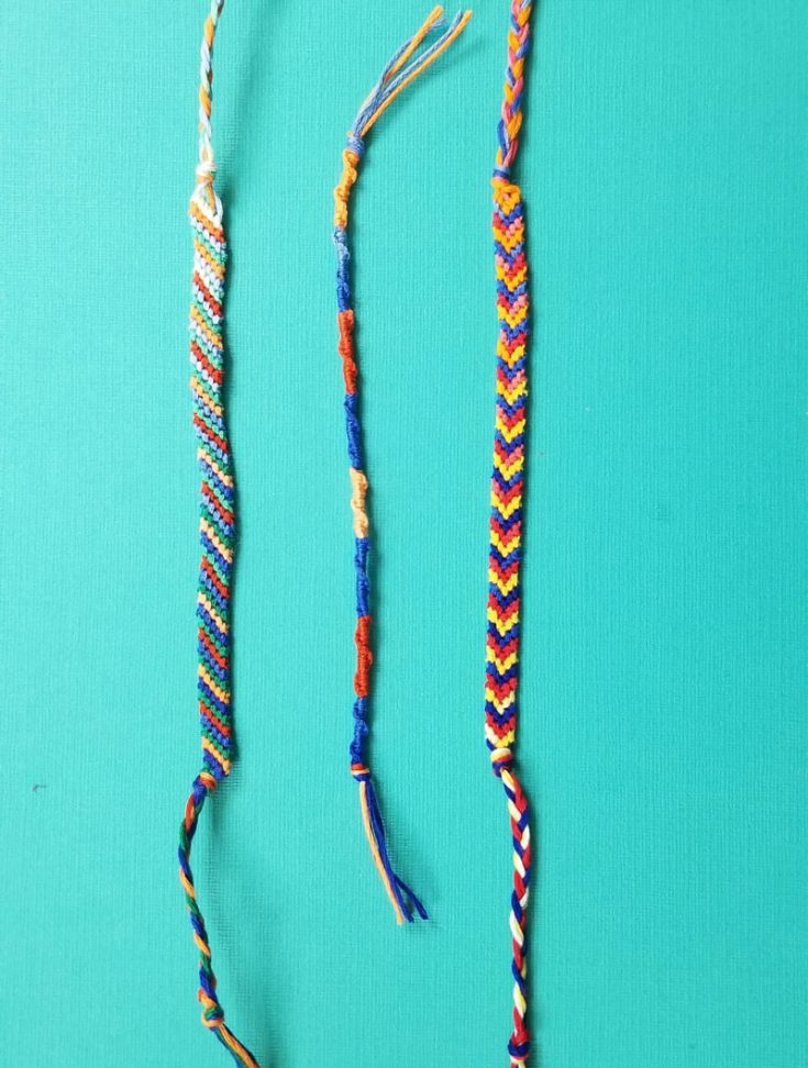 How to Start and Finish a Friendship Bracelet * Moms and Crafters