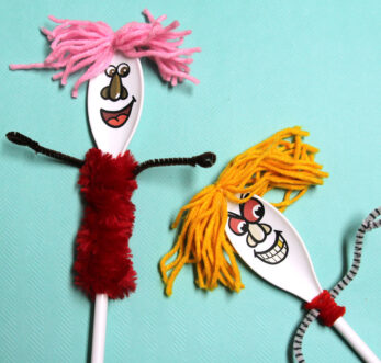 Spoon Puppets Craft with Printable Face Stickers * Moms and Crafters