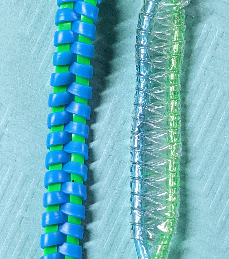 Zipper Stitch Lanyard Boondoggle Tutorial * Moms and Crafters