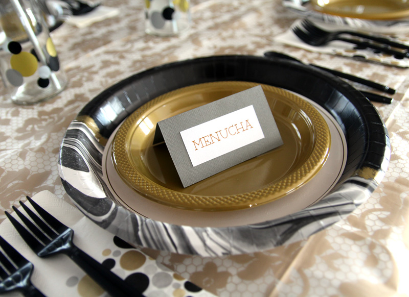 Cricut Wedding DIY  Place Cards w/ Meal Choice #DIYwedding 