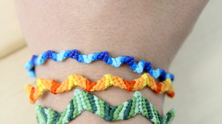 Easy Friendship Bracelet - Basic ZigZag * Moms and Crafters