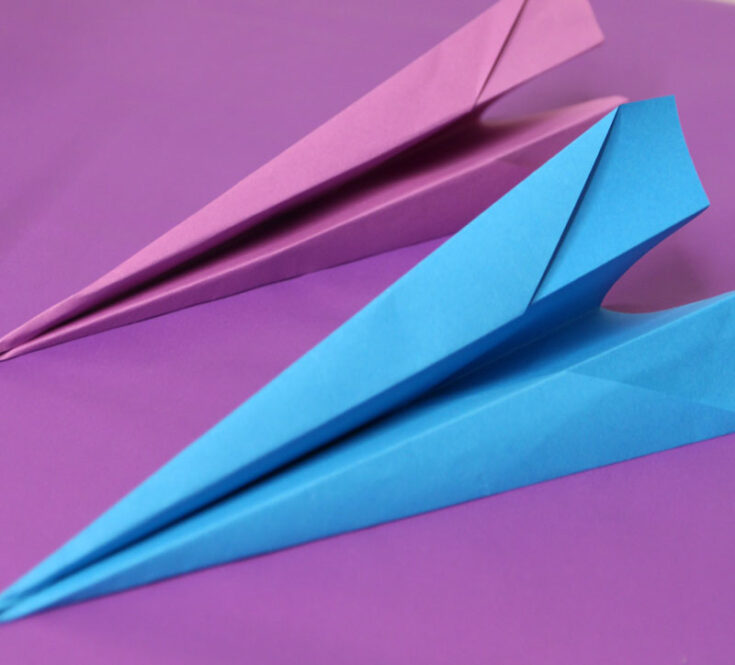 How to make a fast paper airplane * Moms and Crafters