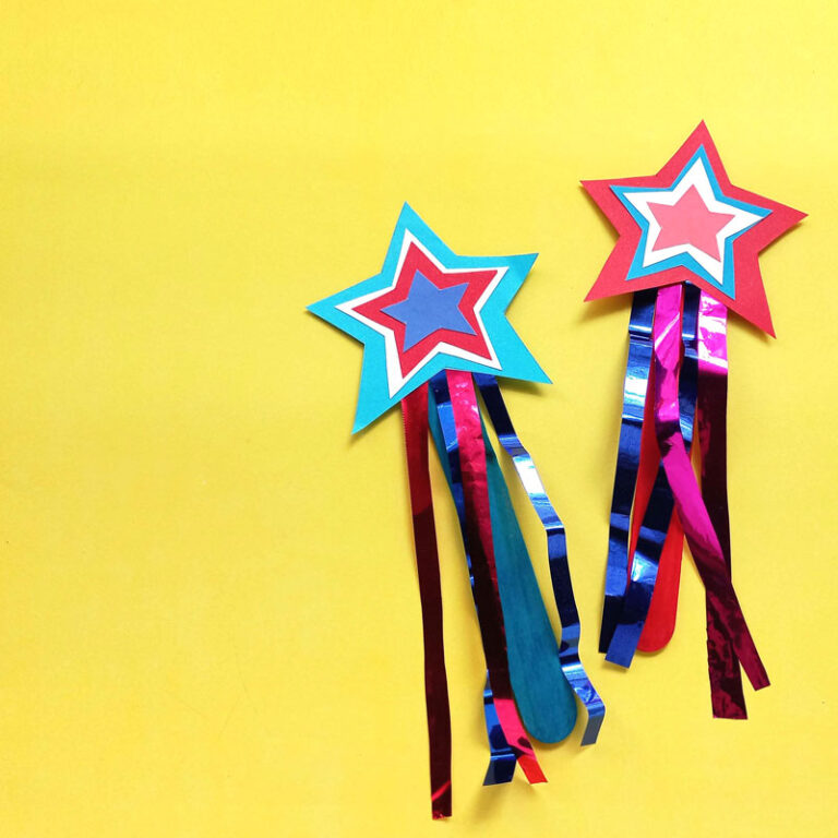 Patriotic Star Wand Craft for 4th of July * Moms and Crafters