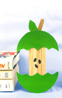 Apple Core Craft from Popsicle Sticks * Moms and Crafters