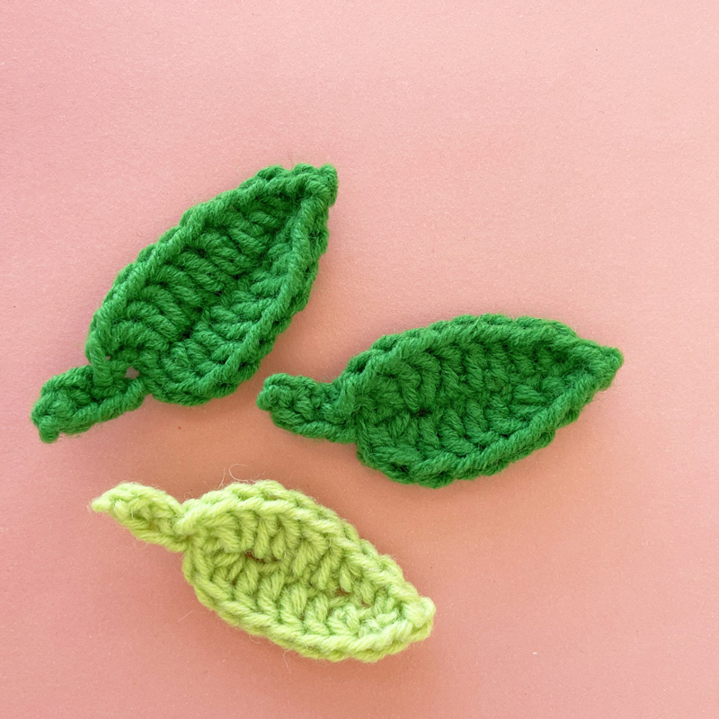 Small Leaf Crochet Pattern * Moms and Crafters