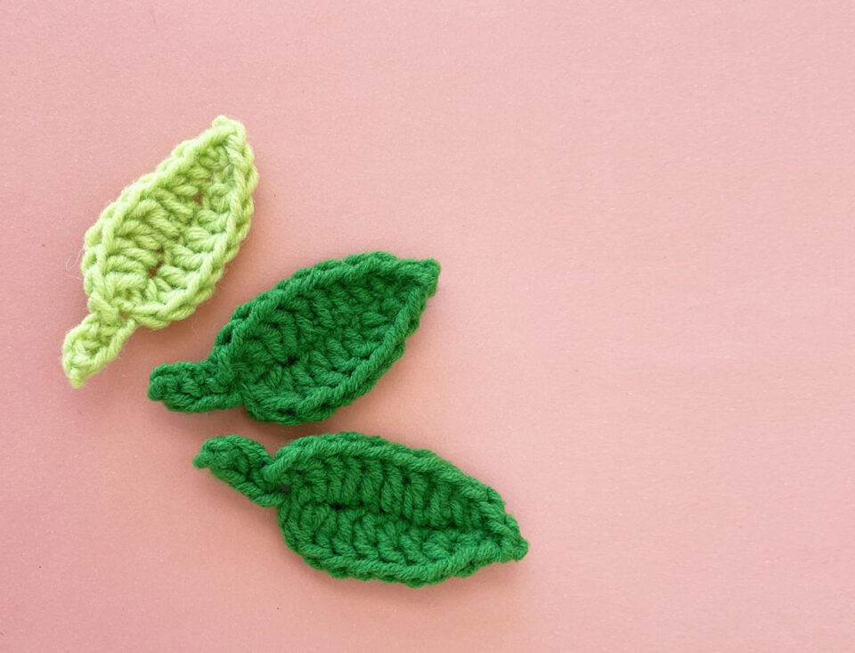 Small Leaf Crochet Pattern * Moms and Crafters