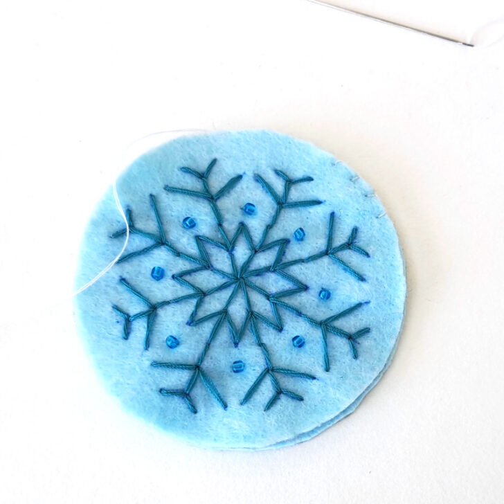 Snowflake Embroidery Pattern by Hand * Moms and Crafters