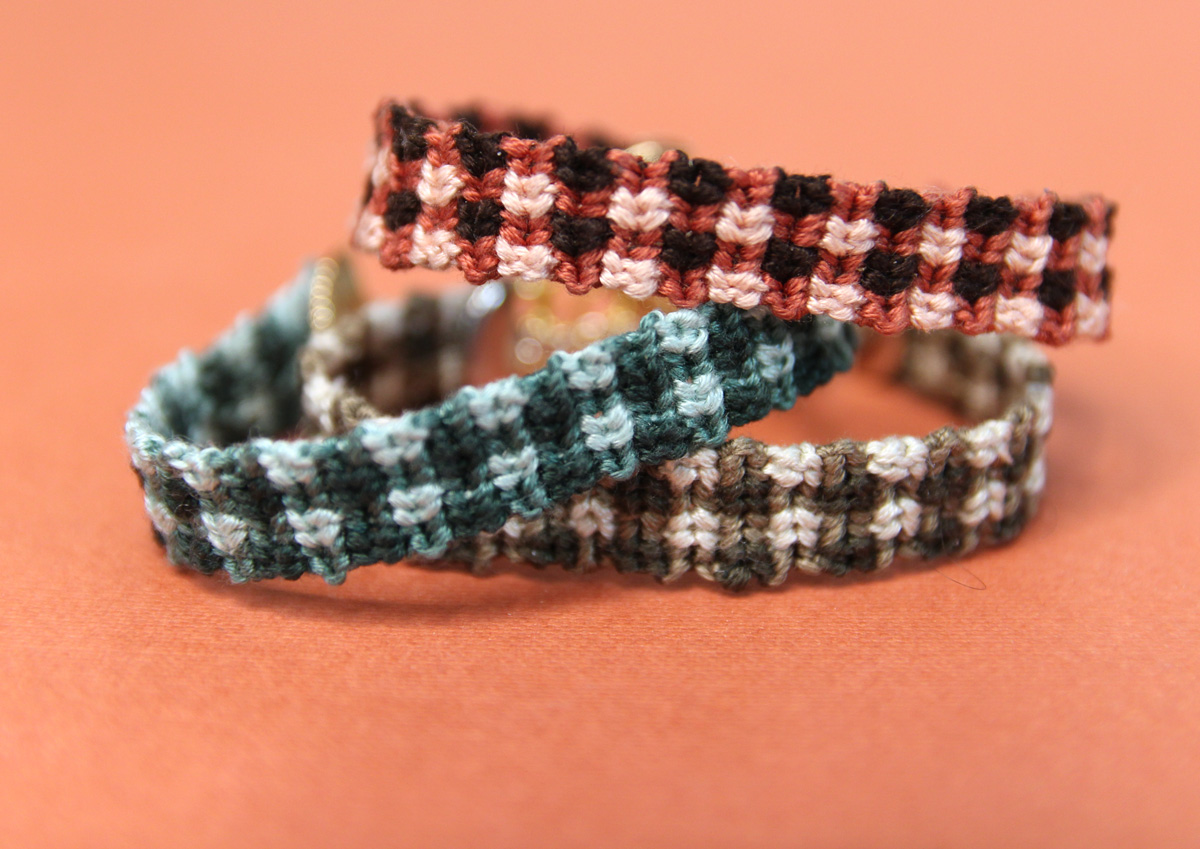 2 Color Bracelet Tutorial | Macrame Bracelet with Basic Knot | Simple and  Quick Macrame Bracelets - YouTube