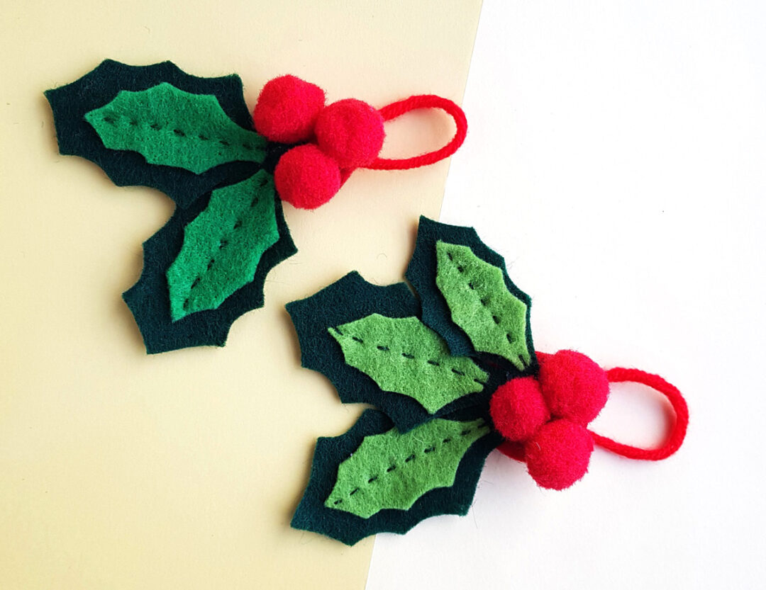 felt-holly-ornament-with-a-free-template-moms-and-crafters