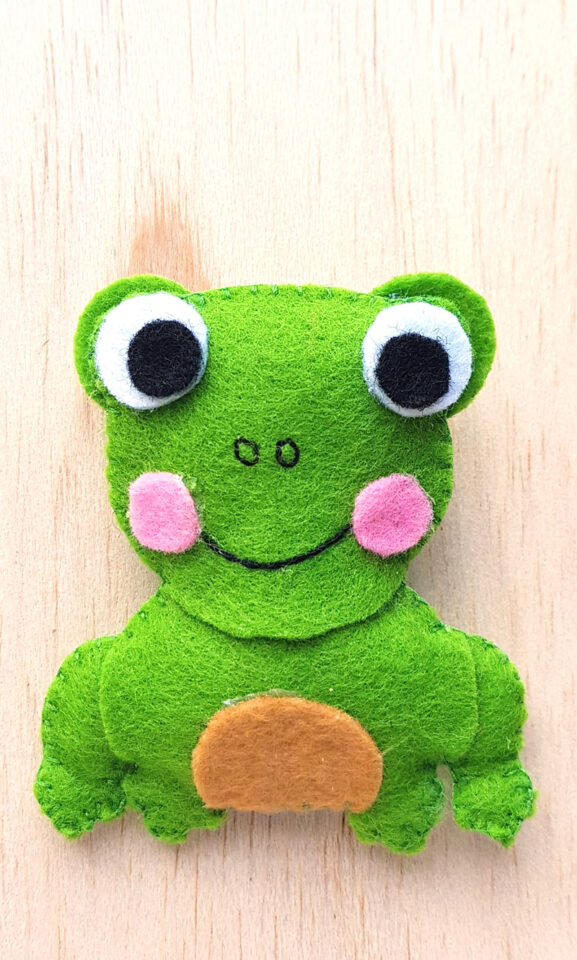 Felt Frog Pattern & Softie Craft * Moms and Crafters