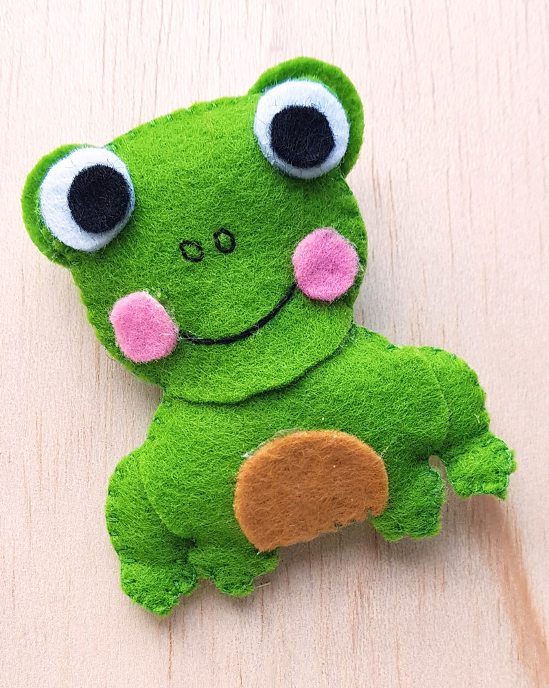 Sew Felt Frogs - Sew A Softie 2021 - Molly and Mama