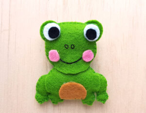 Felt Frog Pattern & Softie Craft * Moms and Crafters