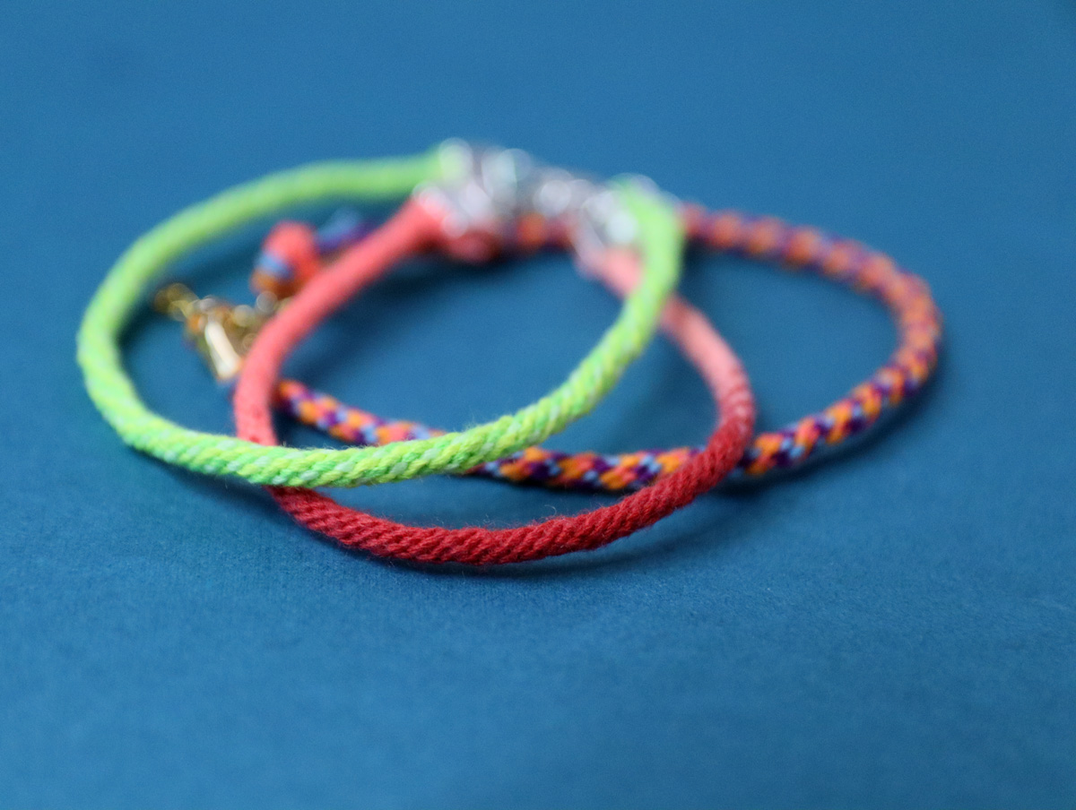 Normal pattern #53235 | BraceletBook | Diy friendship bracelets patterns,  Cute friendship bracelets, Friendship bracelets designs