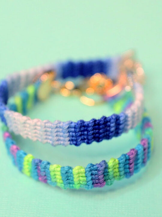 How to make a heart friendship bracelet 💜 - B+C Guides