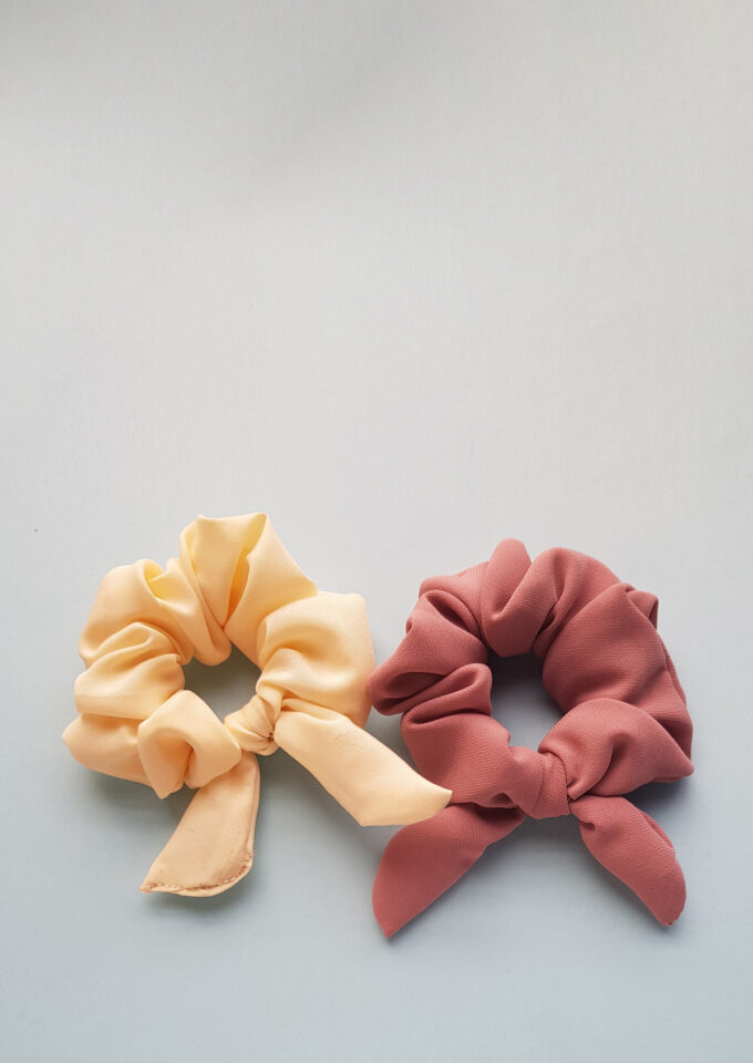 DIY Scrunchies with Bows * Moms and Crafters