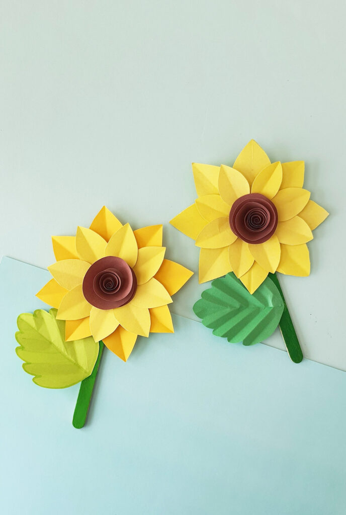 Paper Sunflower Craft for Kids (Free Template) * Moms and Crafters